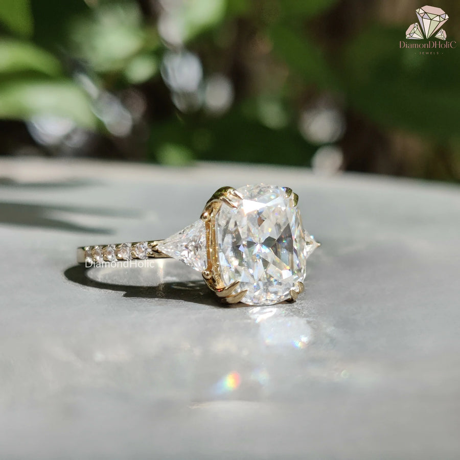 Unique engagement ring
