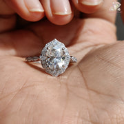 Oval Cut Moissanite Proposal Ring
