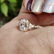 Women's engagement ring
