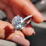 Elegant Moissanite Jewelry
