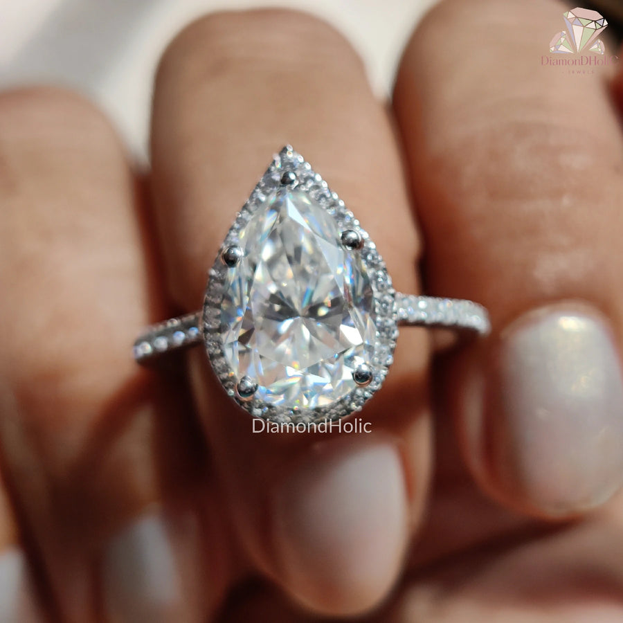 Solitaire Pear Cut Moissanite Ring
