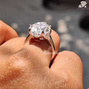 Stunning Solitaire Ring
