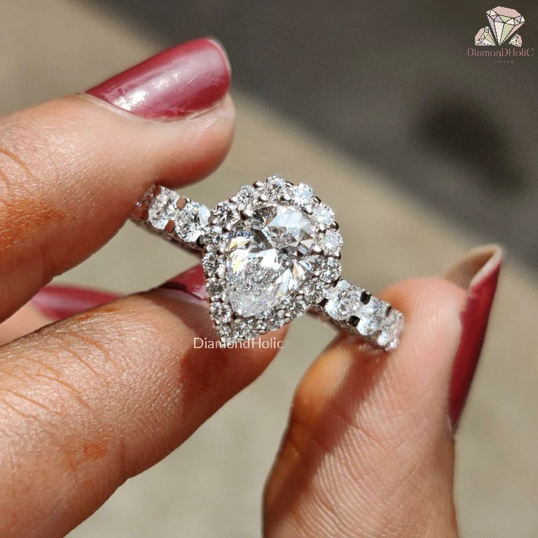 Elegant Pear Cut Moissanite Ring