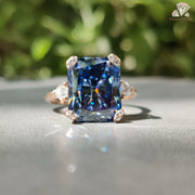  Royal Blue Moissanite