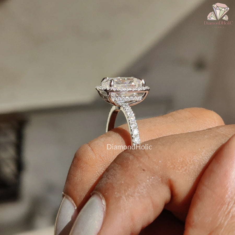 Luxury Cushion Cut Engagement Ring