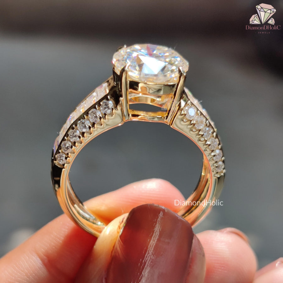 Elegant Moissanite Diamond Ring
