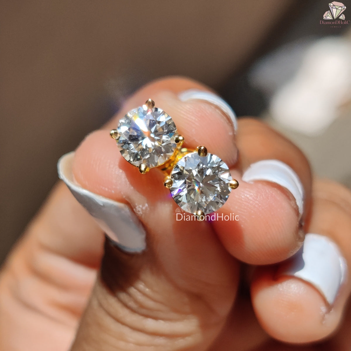 Luxury round cut moissanite earrings
