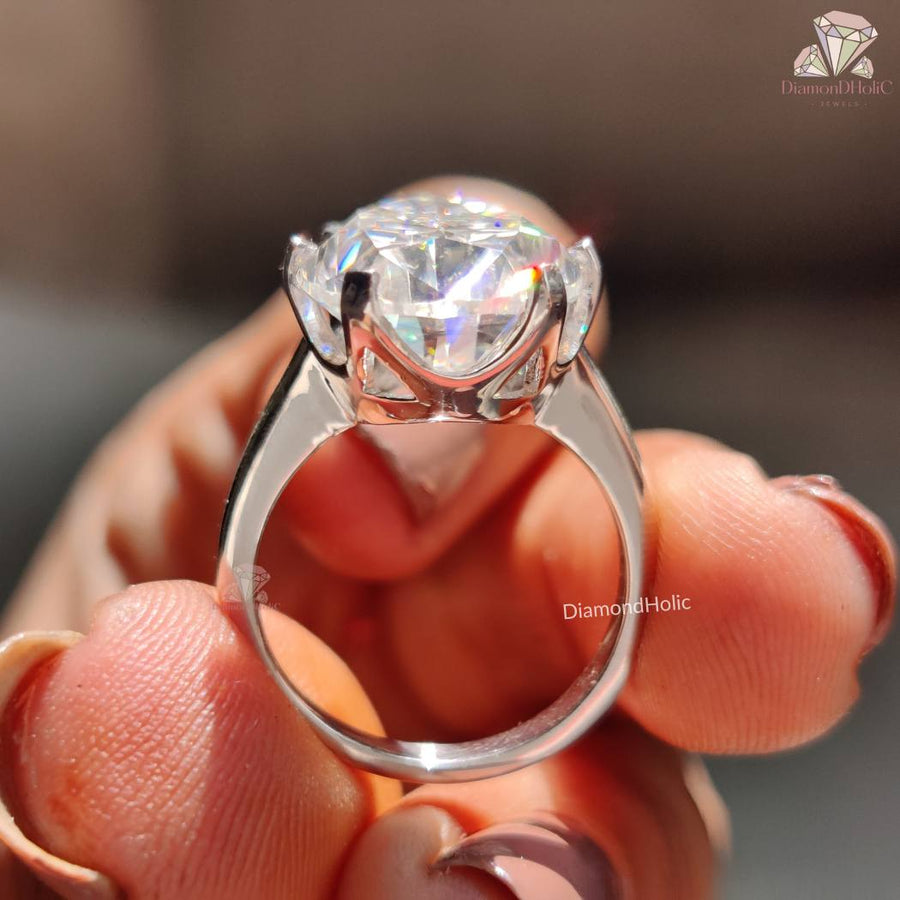 Exquisite Moissanite Ring
