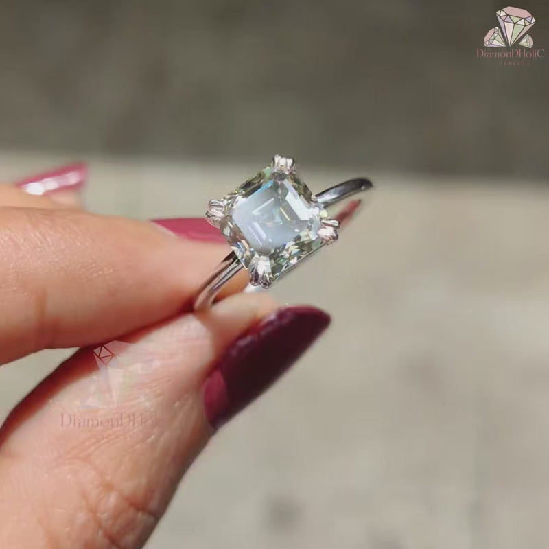 Solitaire ring
